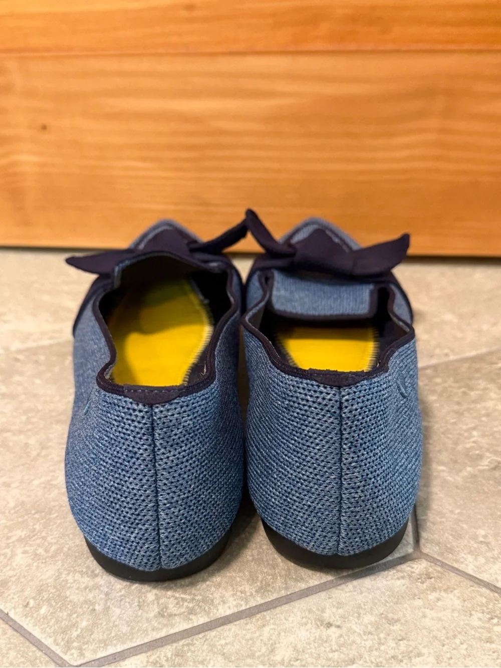 Vivaia Pointed Toe Bow Chambray Slip On Loafers Flats Women’s size 38/7-7.5